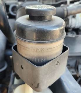 Isuzu NPR HD Power Steering Reservoir for a 2006 Isuzu NPR-HD