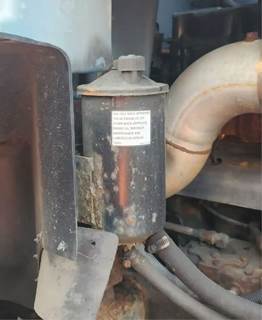 Mack CH613 Power Steering Reservoir