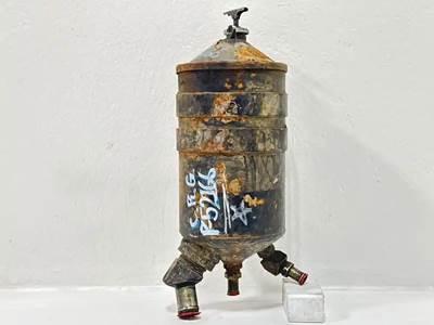 Mack DM690S Power Steering Reservoir