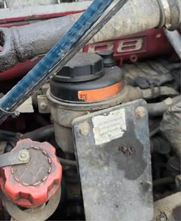 Mack Pinnacle CHU613 Power Steering Reservoir for a 2013 Mack CHU613