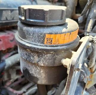 Mack Pinnacle CHU613 Power Steering Reservoir for a 2017 Mack CHU613