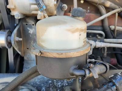 Peterbilt 357 Power Steering Reservoir
