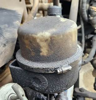 Peterbilt 385 Power Steering Reservoir