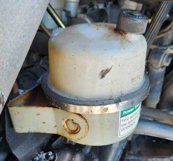 Sterling L7500 Power Steering Reservoir