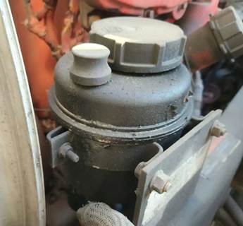 Volvo VNL Power Steering Reservoir