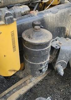 Western Star 4900FA Power Steering Reservoir for a 2005 Western Star 4900 FA