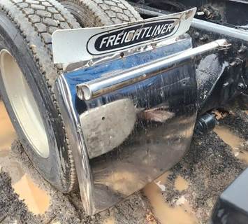 Freightliner Cascadia 125 Quarter Fender