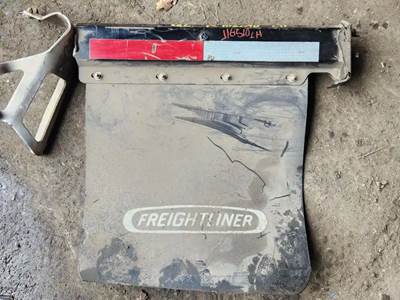 Freightliner Cascadia 126 Quarter Fender