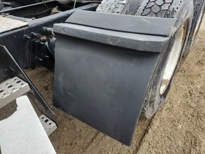 Freightliner Cascadia 126 Quarter Fender