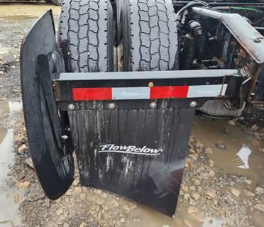 Freightliner Cascadia 126 Quarter Fender