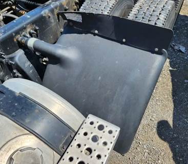 Freightliner Cascadia 126 Quarter Fender