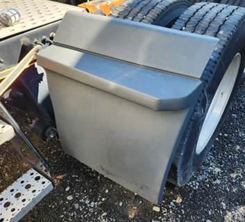 Freightliner Cascadia 126 Quarter Fender