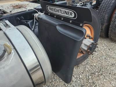 Freightliner Cascadia 126 Quarter Fender