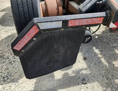 Freightliner Columbia 112 Quarter Fender