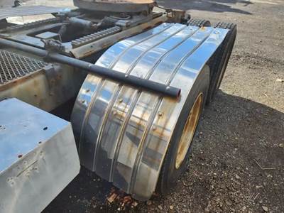 Freightliner FLC Quarter Fender