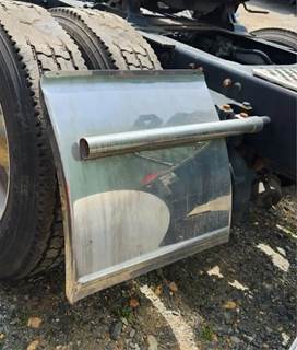 Kenworth T660 Quarter Fender
