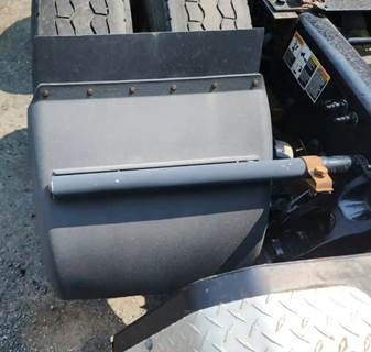 Kenworth T680 Quarter Fender