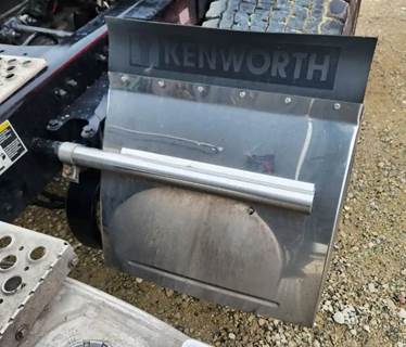 Kenworth T680 Quarter Fender
