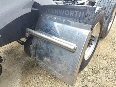 Kenworth T680 Quarter Fender