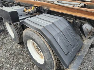 Mack MRU613 Quarter Fender