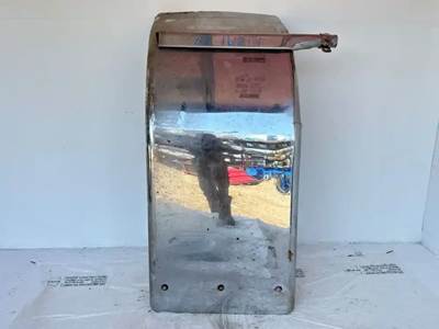 Peterbilt 384 Quarter Fender