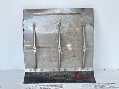 Peterbilt 579 Quarter Fender