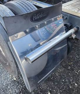 Peterbilt 579 Quarter Fender