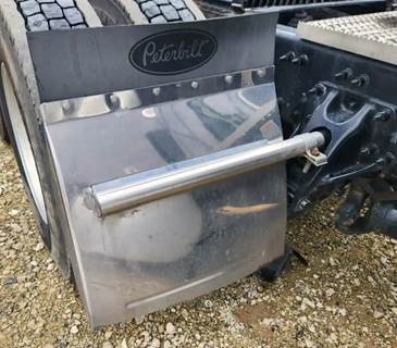 Peterbilt 579 Quarter Fender