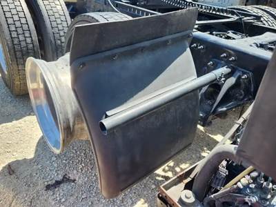 Peterbilt 579 Quarter Fender