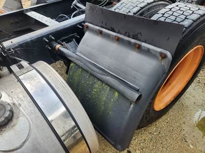 Volvo VNR64T Quarter Fender