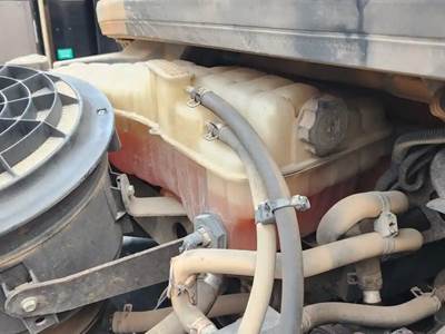 Freightliner 114SD Radiator Overflow Bottle / Surge Tank
