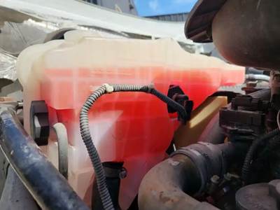 Freightliner Cascadia 113 Radiator Overflow Bottle / Surge Tank