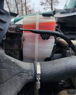 Freightliner Cascadia 113 Radiator Overflow Bottle / Surge Tank