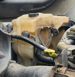 Freightliner Cascadia 125 Radiator Overflow Bottle / Surge Tank