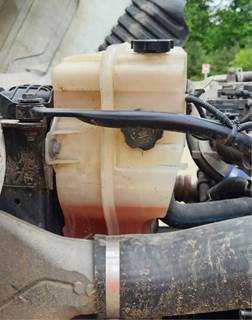 Freightliner Cascadia 125 Radiator Overflow Bottle / Surge Tank