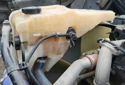 Freightliner Cascadia 125 Radiator Overflow Bottle / Surge Tank