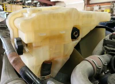Freightliner Cascadia 125 Radiator Overflow Bottle / Surge Tank