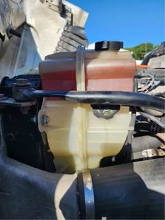 Freightliner Cascadia 125 Radiator Overflow Bottle / Surge Tank