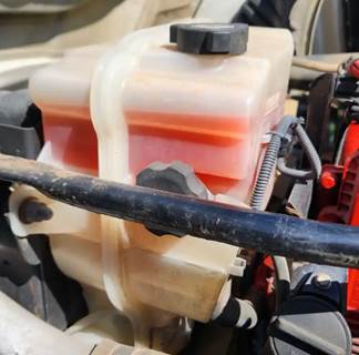 Freightliner Cascadia 125 Radiator Overflow Bottle / Surge Tank