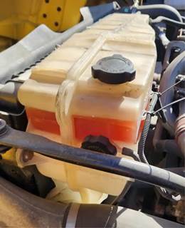 Freightliner Cascadia 125 Radiator Overflow Bottle / Surge Tank
