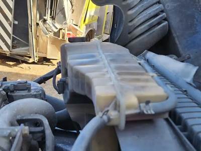 Freightliner Cascadia 125 Radiator Overflow Bottle / Surge Tank