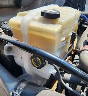 Freightliner Cascadia 125 Radiator Overflow Bottle / Surge Tank