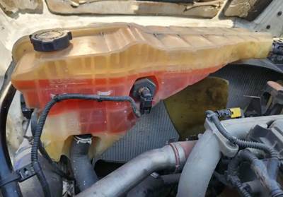 Freightliner Cascadia 125 Radiator Overflow Bottle / Surge Tank