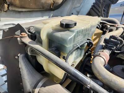 Freightliner Cascadia 125 Radiator Overflow Bottle / Surge Tank