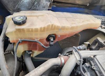 Freightliner Cascadia 125 Radiator Overflow Bottle / Surge Tank