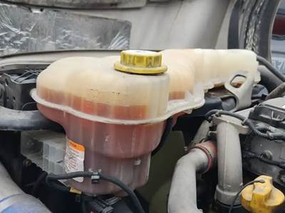 Freightliner Cascadia 126 Radiator Overflow Bottle / Surge Tank