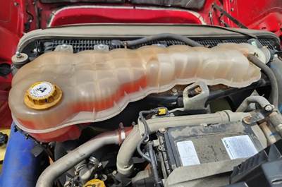 Freightliner Cascadia 126 Radiator Overflow Bottle / Surge Tank
