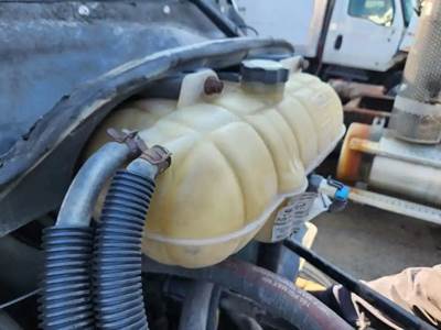 Freightliner Columbia 112 Radiator Overflow Bottle / Surge Tank