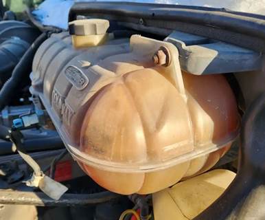 Freightliner Columbia 112 Radiator Overflow Bottle / Surge Tank