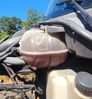 Freightliner Columbia 120 Radiator Overflow Bottle / Surge Tank